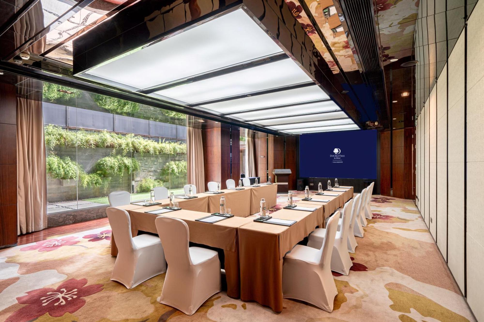 Doubletree By Hilton Guangzhou-Free Shuttle Bus To Canton Fair Complex & Overseas Buyer Registration Services During Canton Fair Period Eksteriør bilde