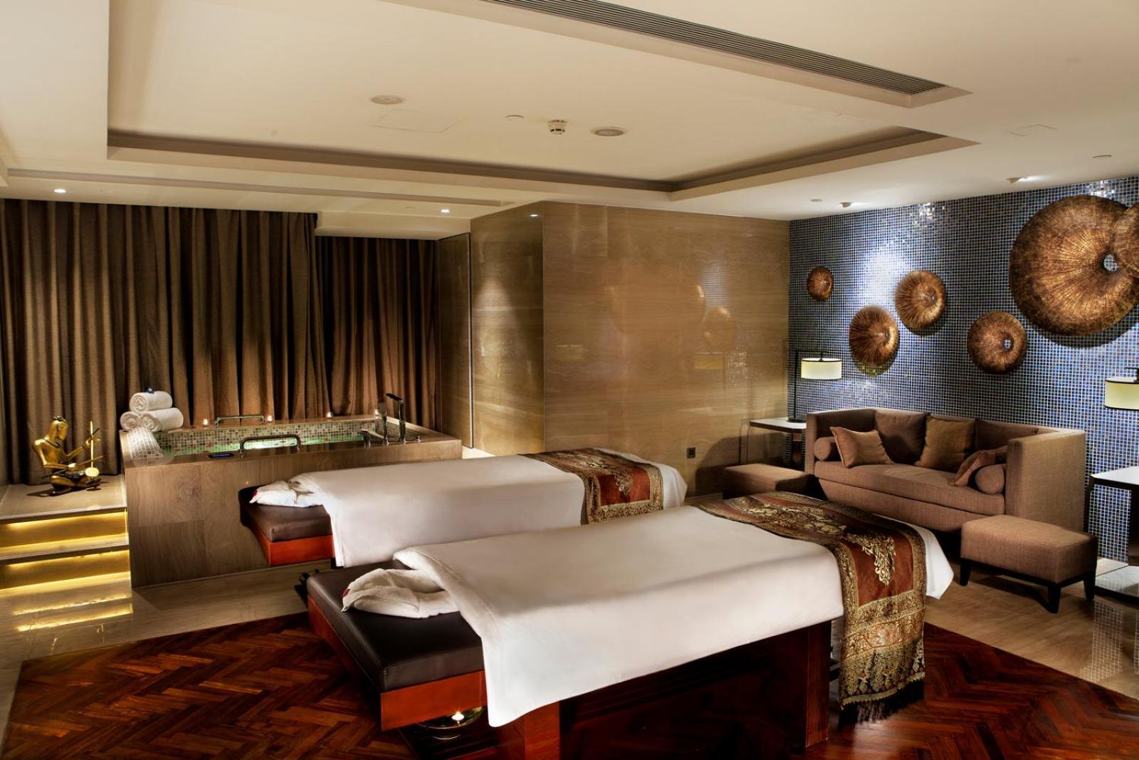 Doubletree By Hilton Guangzhou-Free Shuttle Bus To Canton Fair Complex & Overseas Buyer Registration Services During Canton Fair Period Eksteriør bilde