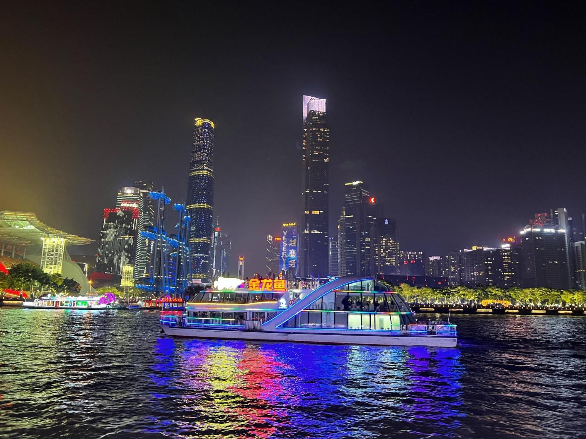 Doubletree By Hilton Guangzhou-Free Shuttle Bus To Canton Fair Complex & Overseas Buyer Registration Services During Canton Fair Period Eksteriør bilde